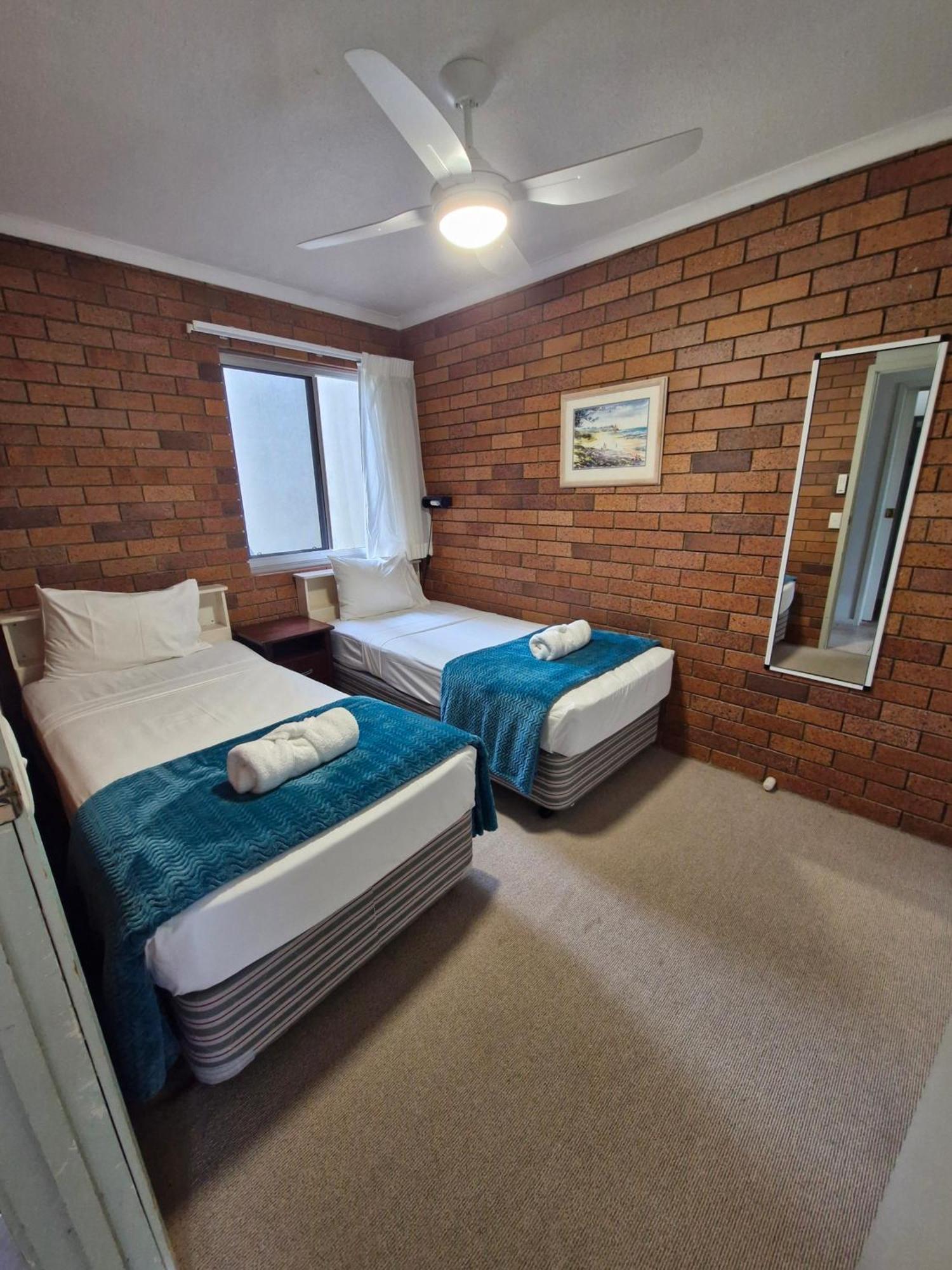 Joanne Apartments Калундра Екстериор снимка
