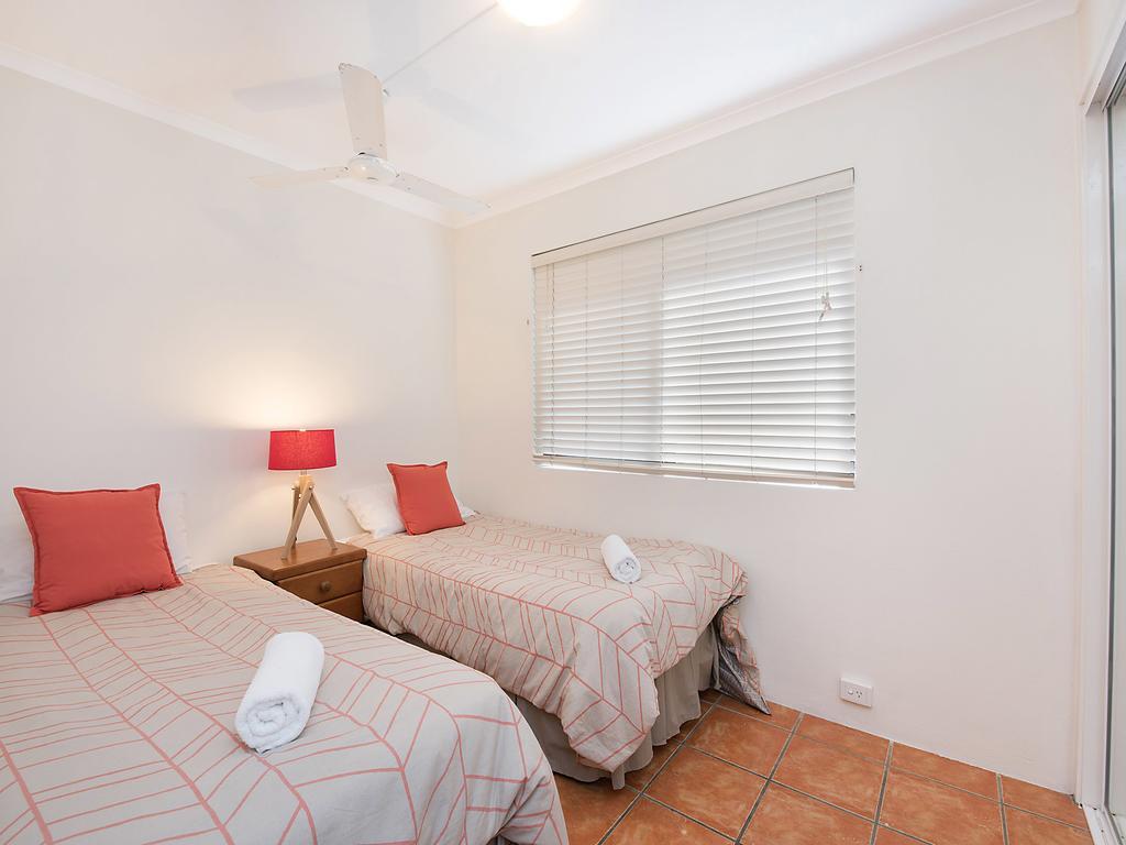 Joanne Apartments Калундра Екстериор снимка