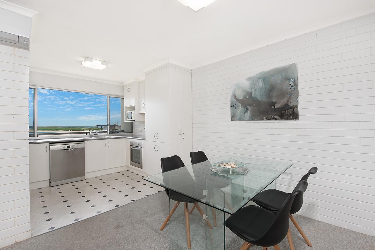 Joanne Apartments Калундра Екстериор снимка