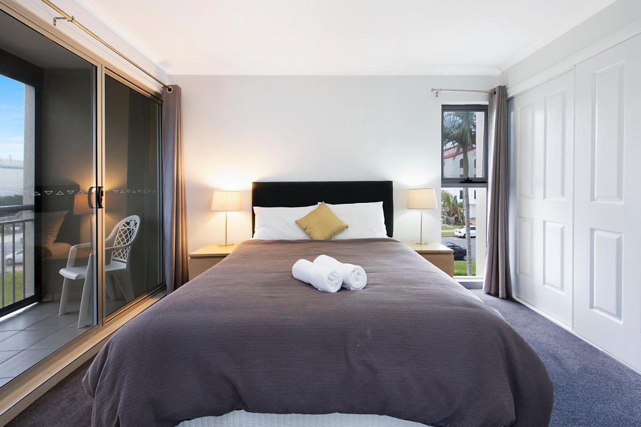 Joanne Apartments Калундра Екстериор снимка